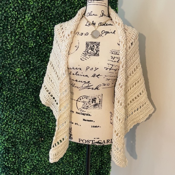 New,hand crochet, summer shawl - Picture 8 of 11